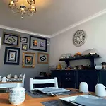 No 6 Bed and breakfast Landivy