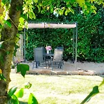 No 6 Bed and breakfast 4*