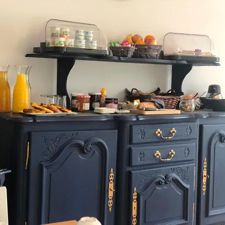 No 6 ベッド・アンド・ブレックファスト 4*