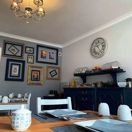 No 6 Bed and Breakfast Landivy