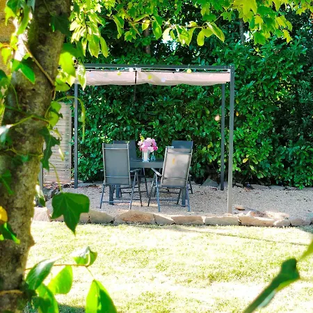 No 6 Bed and breakfast 4*