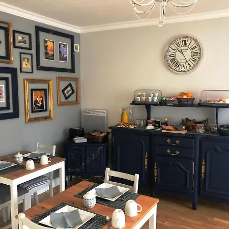 No 6 Bed and Breakfast